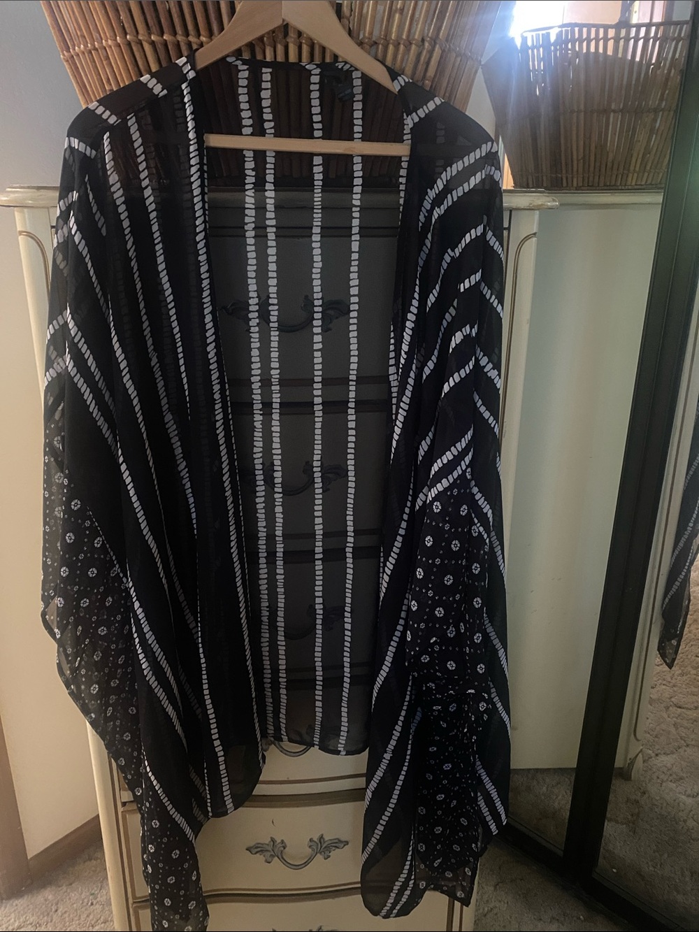 Kane Bryant- OSFM - Black & White Striped Open Front Women's Kimono Jacket